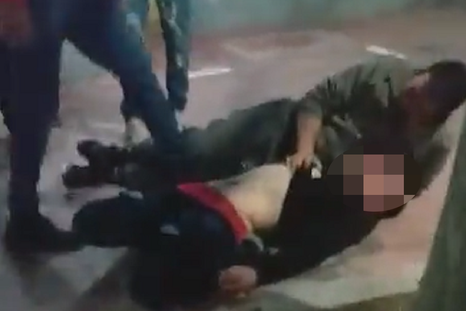 Violenta agresión a la salida de un boliche en Alvear Foto: Captura de video.
