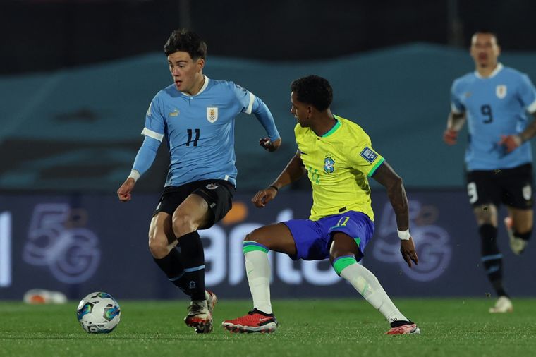 El último cruce entre Uruguay y Brasil en octubre fue triunfo celeste. Foto: NA