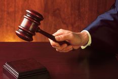 Republicana Para Valerio, la toga lisa iguala y representa valores republicanos