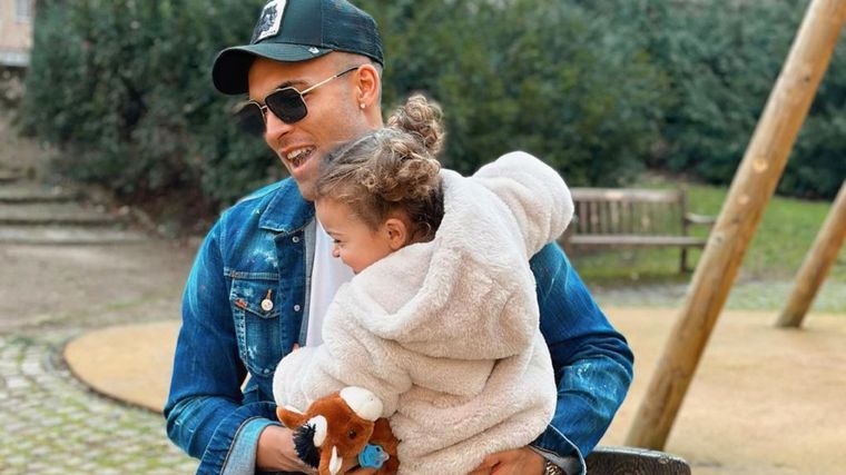 Lautaro Martínez y Nina Padre e hija. Foto: @lautaromartinez