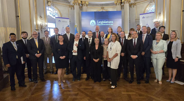 La legislatura porteña recibió a embajadores de distintos países a 3 años del conflicto entre Ucrania y Rusia.