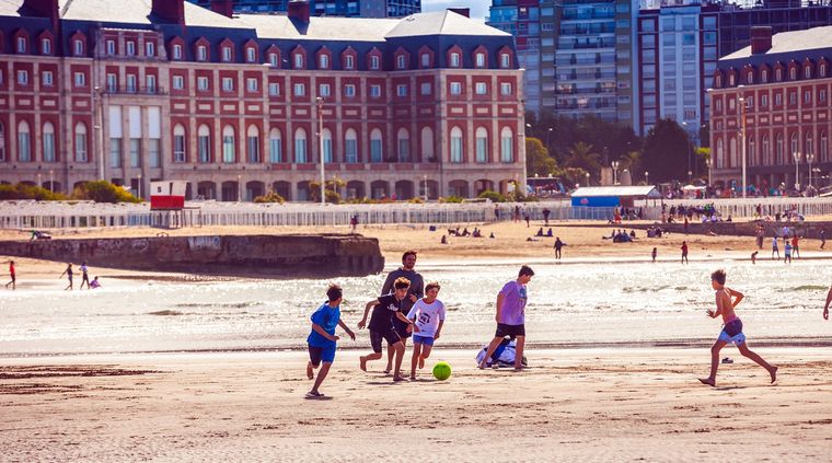 El hotel Provincial de Mar del Plata, ubicado en plena rambla Foto: shutterstock.com