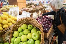 Las frutas y verduras están incluidas en los descuentos. Foto: NA