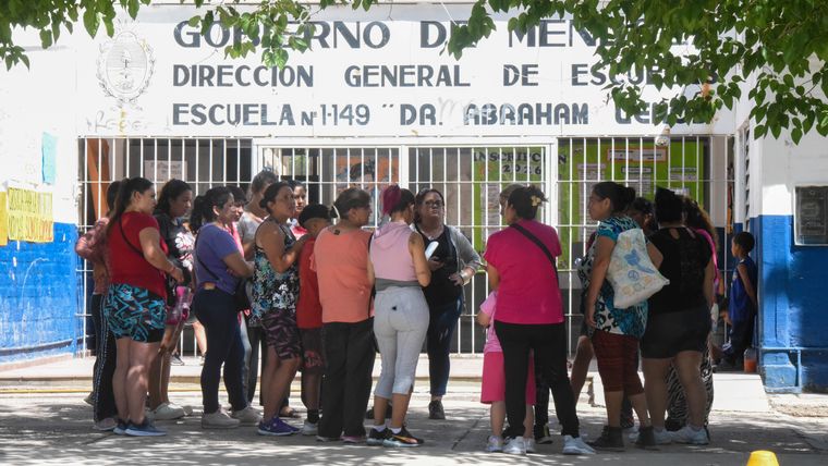 La madre afirmó que su hija fue abusada en reiteradas oportunidades en la escuela y que también fue amenazada. La madre afirmó que su hija fue abusada en reiteradas oportunidades en la escuela y que también fue amenazada.
