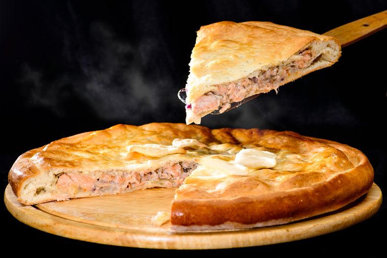 La receta de tarta de atún permite sumar ingredientes como huevo duro, aceitunas o queso, según el gusto personal. La receta de tarta de atún permite sumar ingredientes como huevo duro, aceitunas o queso, según el gusto personal.