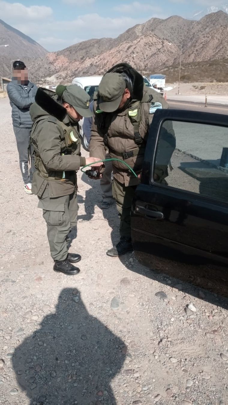 Personal de Gendarmería hace la requisa de rutina Foto: Gendarmería Nacional