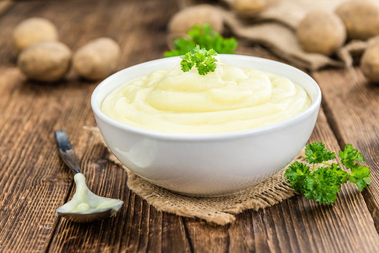 La receta tradicional solo lleva papas, leche, manteca y sal, pero admite muchas variantes según el gusto personal. La receta tradicional solo lleva papas, leche, manteca y sal, pero admite muchas variantes según el gusto personal.