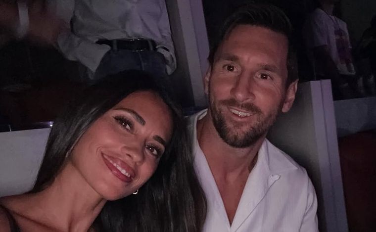 Lionel Messi y Antonela Roccuzzo, estrellas en el show de Coldplay.