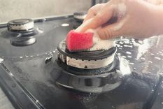 Las hornallas pueden limpiarse fácilmente con ingredientes naturales. Foto: Shutterstock