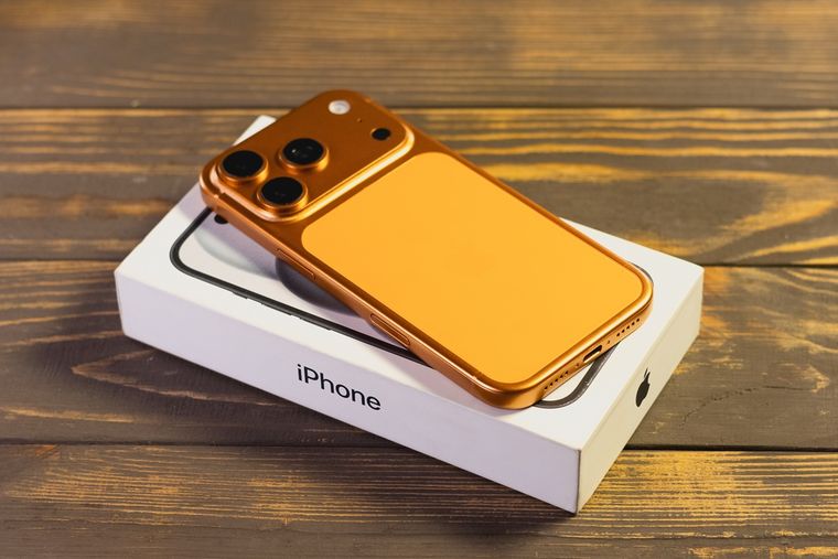 El iPhone 17 Pro utiliza el nuevo chip A19 Pro para liderar en rendimiento de software. El iPhone 17 Pro utiliza el nuevo chip A19 Pro para liderar en rendimiento de software.