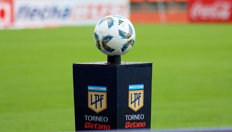 El futuro del fútbol argentino se define este viernes. Foto: Santiago Tagua/MDZ