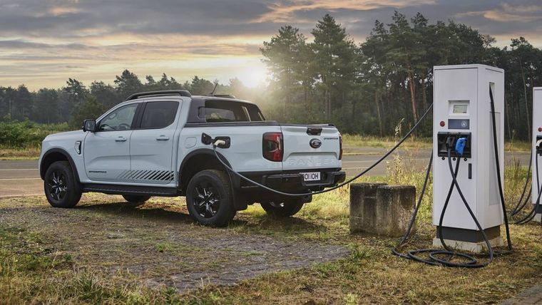 La Ford Ranger Híbrida permite ahorrar hasta 244 euros al mes, siempre en uso urbano.