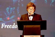 Javier Milei en la Gala 1775 en Estados unidos El presidente Javier Milei en la Gala 1775 en el Museo de la Biblia, donde recibió el segundo premio de su viaje por Estados Unidos. Foto: Prensa Presidencia