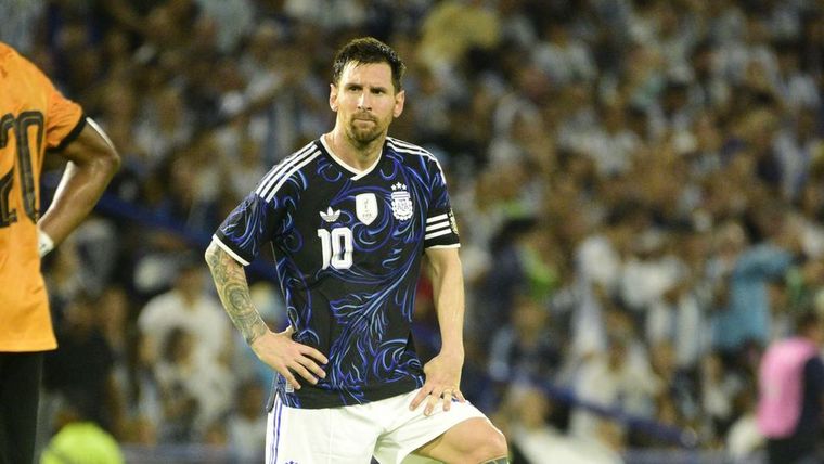 Messi y un silencio que, sin decir nada, expone mucho.