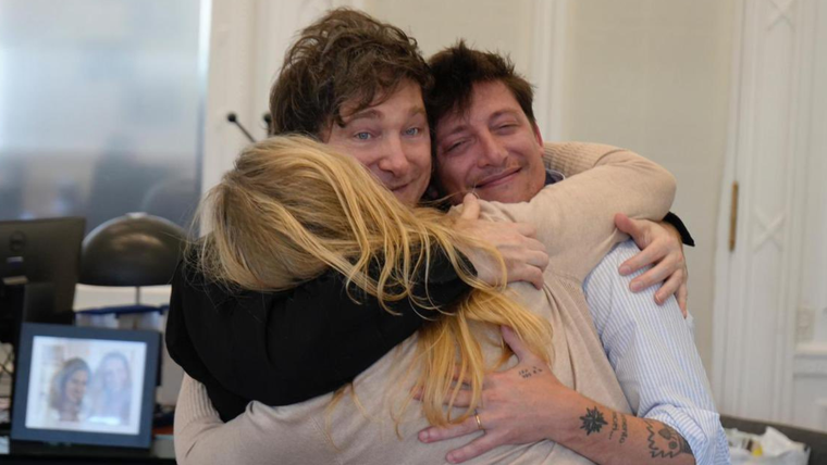 Javier Milei con su hermana Karina y Santiago Caputo