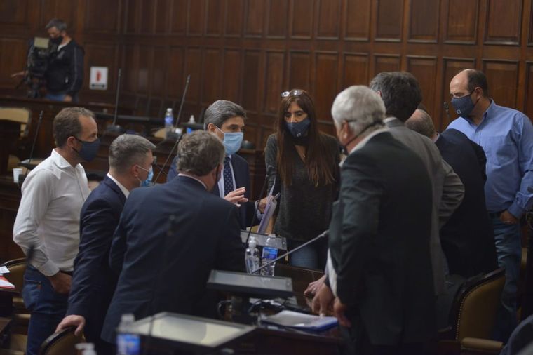 Las discusiones en el Senado duraron hasta la madrugada. Foto: Prensa Senado provincial.