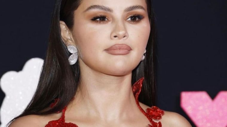 Selena Gómez Bellísima y brillante Foto: Fuente: Imagen - Instagram @selenagomez + Getty Images