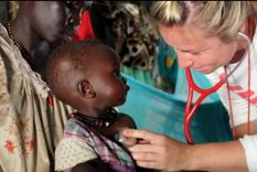 Médicos sin fronteras, haciendo su habitual labor.