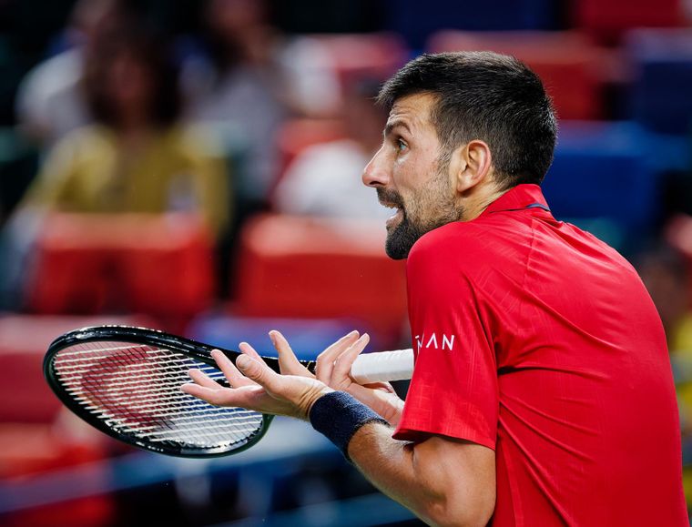 Novak Djokovic quedó eliminado del Masters de Shanghái al caer ante el 204° del mundo.