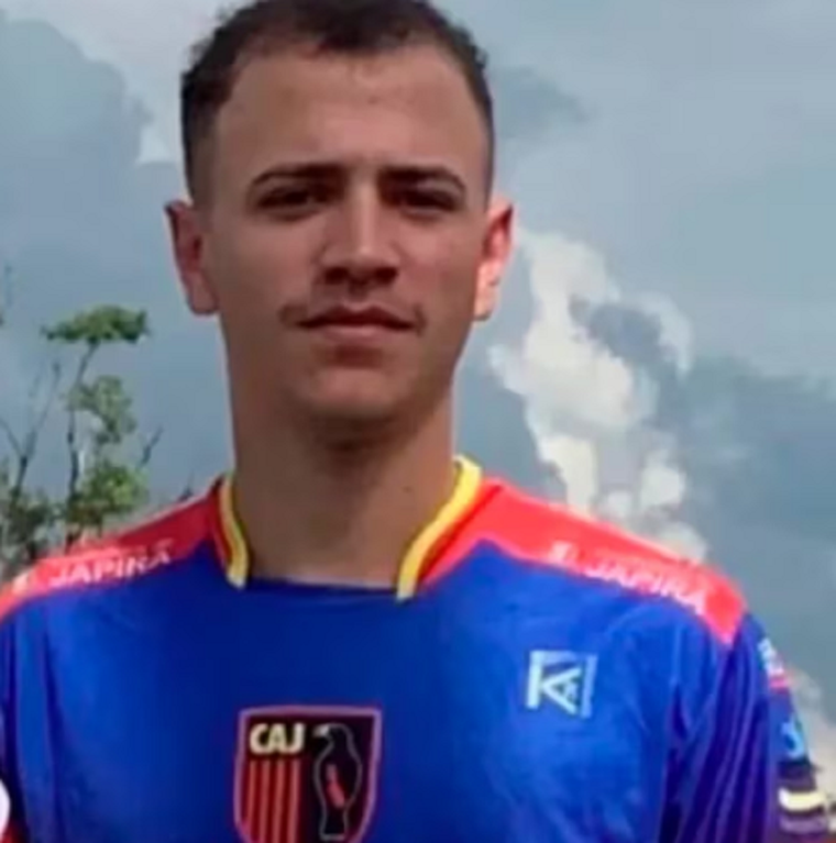 El brasilero perdió la vida pese al trabajo de los médicos.