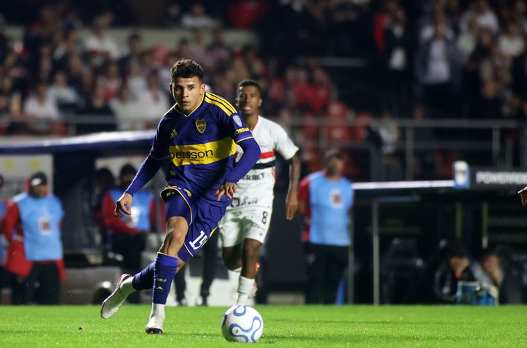 Leonel Flores volvi&oacute; a ser determinante con su genial asistencia a Lozano para el 1-0 de Boca en un momento clave del juego.&nbsp;