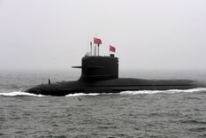 satelite pesca un submarino chino ocultandose en una secreta baticueva