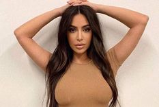Toma aire antes de ver a Kim Kardashian con un mono de transparencias Kim Kardashian es una modelo, empresaria y personalidad de televisión estadounidense. Foto: Instagram