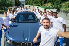 El Real Madrid recibe sus BMW eléctricos para la temporada El Real Madrid recibe sus BMW eléctricos para la temporada