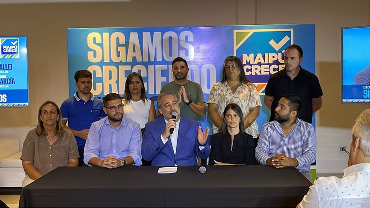 Matías Stevanato y concejales de Maipú. Matías Stevanato y concejales de Maipú.