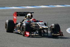 Colapinto manejará en Buenos Aires el Lotus que casi lleva a la quiebra al equipo