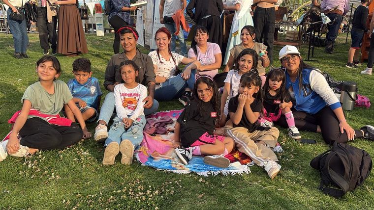 Chicos y grandes, nadie quiso faltar a los festejos. Chicos y grandes, nadie quiso faltar a los festejos.