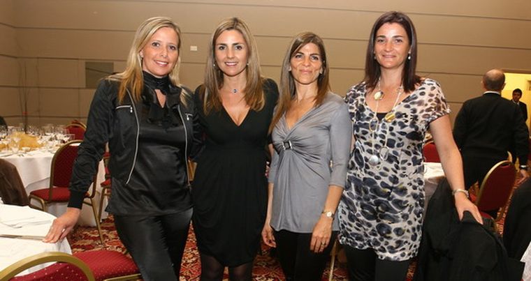 Las más elegantes. Laura Olaiz, Soledad Honorato, Valeria Schvartzmar y Laura Guisasola. Foto: Poción para MDZ