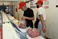 La carne es uno de los rubros en los que se observa mayores cambios en los patrones de consumo, incluso en las clases sociales más acomodadas. Foto: ALF PONCE MERCADO / MDZ