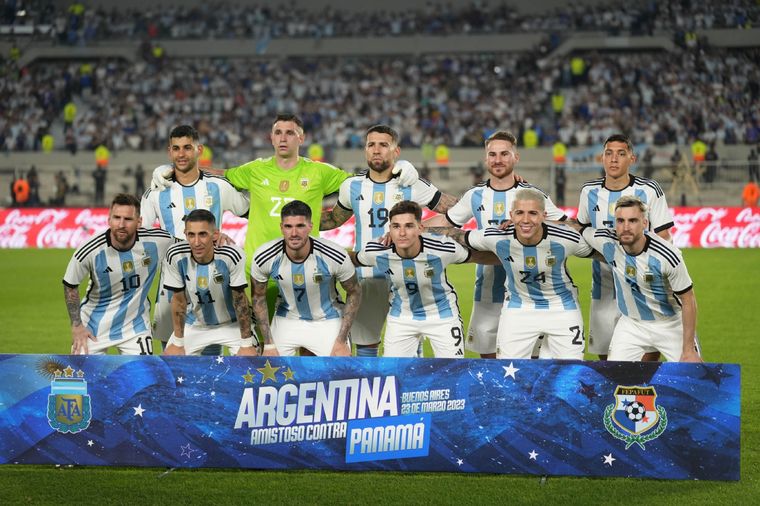 Pagando 24.000 pesos anuales, AFA ID te otorgará un código para tener prioridad de compra en cada uno de los nueve partidos que la Selección argentina disputará de local en las Eliminatorias camino al Mundial 2026. Foto: Noticias Argentinas