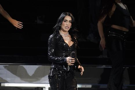 Lali en River. Lali en River.