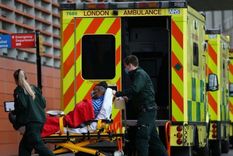 Este martes había 21.787 pacientes con coronavirus en los hospitales del NHS en Inglaterra, una cifra superior a los 18.974 que se registraron en el pico de la primera ola el 12 de abril.