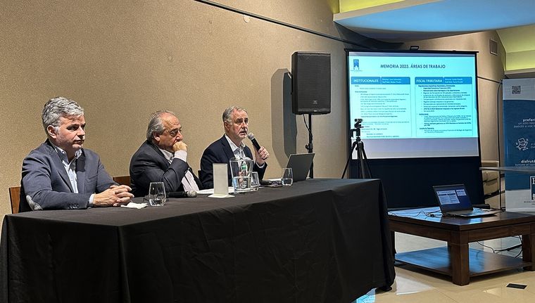 Marcos Jofré, Walter Bressia y Milton Kuret. Foto: Bodegas de Argentina