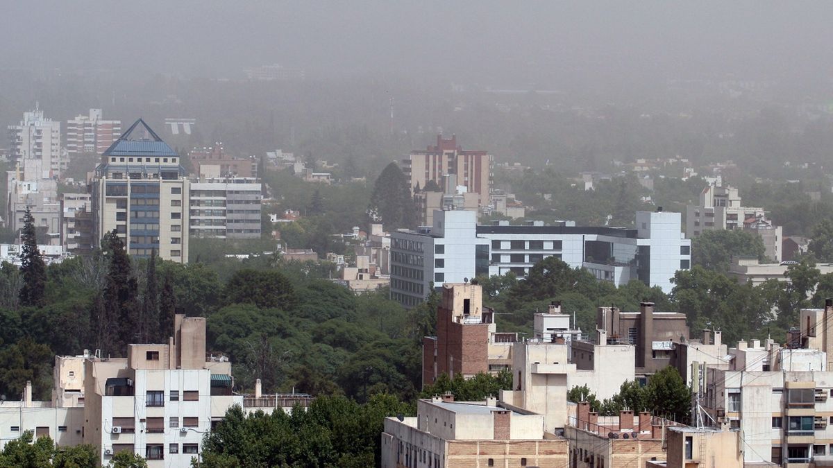 Alerta por Zonda y vientos de hasta 80 Km/h: qué zonas de Mendoza se verán afectadas, según el SMN
