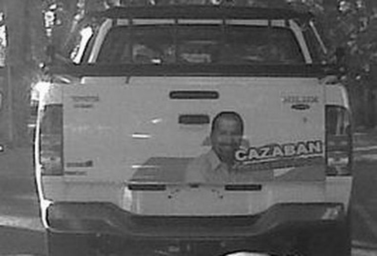 Cazabán 2011 se pasea en camioneta en el Sur.