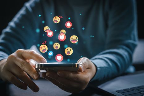 Samsung One UI 8.5 controlará cómo las redes sociales usan los datos móviles.