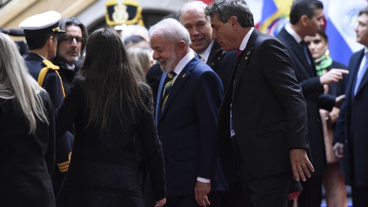 En su asunción como nuevo presidente pro tempore del Mercosur, Lula da Silva propuso una agenda con varios puntos que confrontan con Javier Milei. En su asunción como nuevo presidente pro tempore del Mercosur, Lula da Silva propuso una agenda con varios puntos que confrontan con Javier Milei.