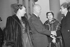 En diciembre de 1954, durante el gobierno de Eisenhower, el sha de Irán y su esposa, la reina Soraya, visitaron la Casa Blanca.