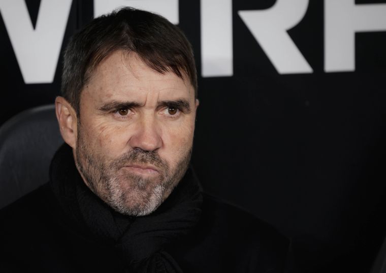 El Tribunal de Disciplina de la AFA informó que Eduardo Coudet quedó habilitado para dirigir al equipo y podrá estar en el banco ante Gimnasia.