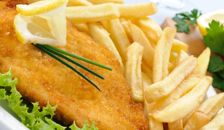 Cocina en casa: milanesa con papas fritas fácil y rápida Foto: Shutterstock