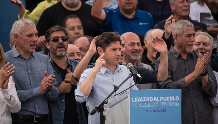Axel Kicillof en el atril de su acto en Berisso. Foto: Gentileza Marina Espeche