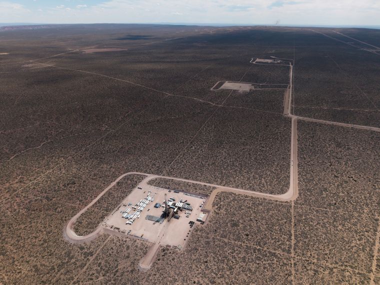 YPF elevó la producción en La Angostura Sur de 2.000 a 47.000 barriles por día. YPF elevó la producción en La Angostura Sur de 2.000 a 47.000 barriles por día.