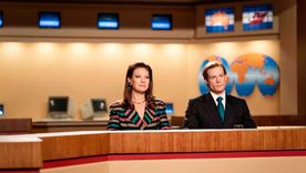 Disponible en Netflix España, The Newsreader se centra en la exitosa pareja de un ambicioso reportero y una estrella de las noticias.