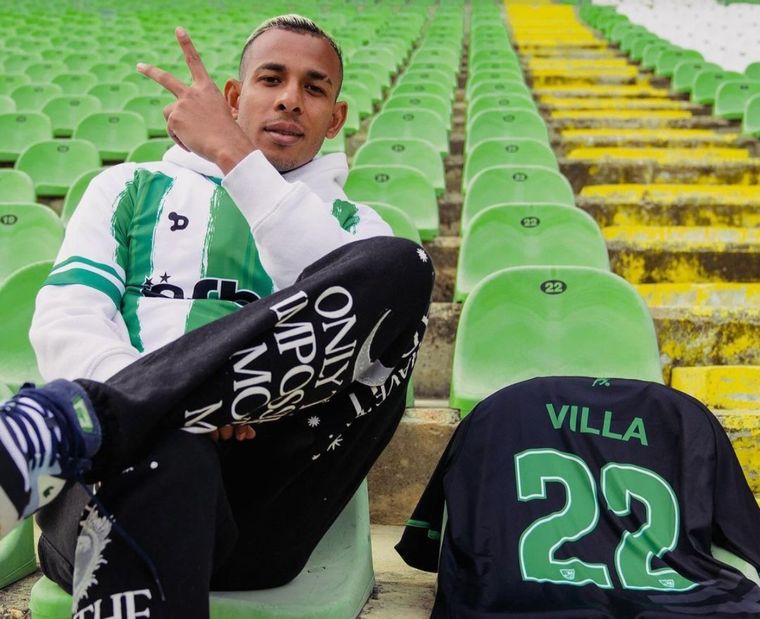 Villa hizo su debut oficial en Bulgaria tras su polémica salida de Boca Foto: @sebastian14villa