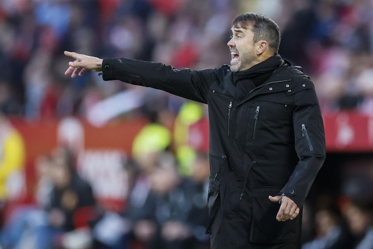 Eduardo Coudet, el principal candidato a dirigir a River, tiene contrato hasta el 30 de junio con el Alavés de España. Eduardo Coudet, el principal candidato a dirigir a River, tiene contrato hasta el 30 de junio con el Alavés de España.