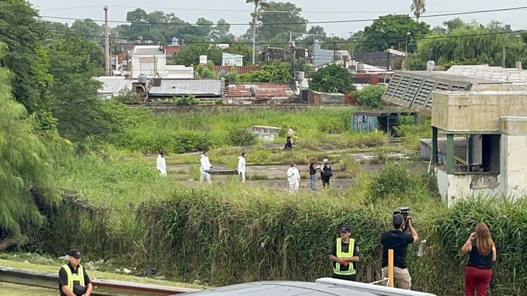 Luego de cuatro días de búsqueda, el cuerpo de Jeremías Monzón fue encontrado sin vida en un descampado, en inmediaciones de club Colón. Luego de cuatro días de búsqueda, el cuerpo de Jeremías Monzón fue encontrado sin vida en un descampado, en inmediaciones de club Colón.